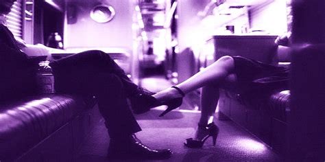 Super Sexy Flirting Tips You Can Learn From Gay Men Rick Clemons Yourtango