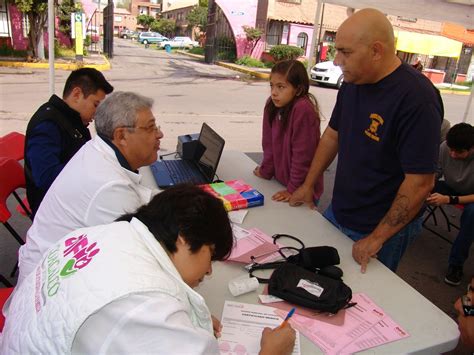 Entregan certificados médicos gratuitos a estudiantes en Coacalco