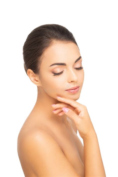 Gezicht Van Een Mooi Meisje Uit De Brunette Portret Van Een Jonge En Aantrekkelijke Vrouw