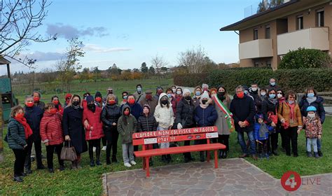 Inaugurate Le Panchine Rosse Nel Quartiere Romiti Live It