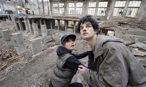 skinning     stream  entertainmentie