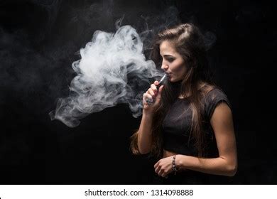 imágenes de Naked woman vaping Imágenes fotos y vectores de stock Shutterstock