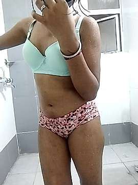 Yourkomal In Naked Stripping On Cam For Live Sex Video Chat Gyrls