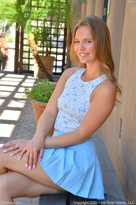 Horny Girl Stella Sedona Masturbating With A Glass Toy Outdoors Photos