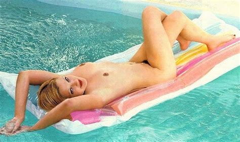 Actress Drew Barrymore Bathing With A Glass Of Wine Porn Pictures XXX Photos Sex Images