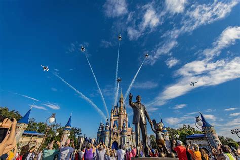 Onboard Video From U S Air Force Thunderbirds Magic Kingdom Flyover