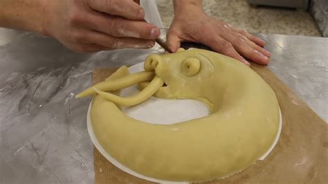 Anguila De Mazapán 🐍 Cómo Hacer Anguila De Toledo Babycocina