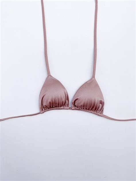 Nude Canelado Top Lilly Cortininha Sandía Moda Praia