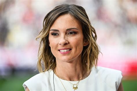 Photo Isabelle Ithurburu En Tribunes Lors De La Finale De Rugby Top