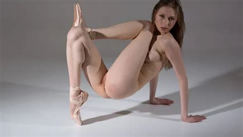 무료 Nude Exercise 포르노 비디오 xHamster