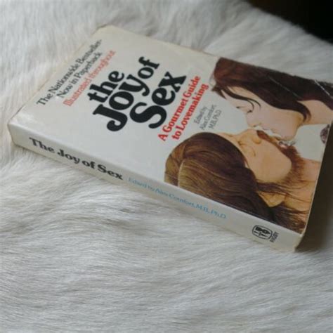 THE JOY OF SEX Alex Comfort 1975 ILLUSTRATED Sex Manual Vtg Sex Book