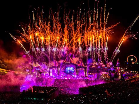 Tomorrowland Mainstage 2005 To Now A History In Pictures Festicket