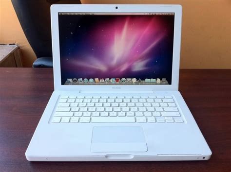 Apple Macbook White Intel Core 2 Duo 20 Ghz Lone Avenger