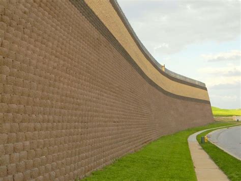 Keystone Retaining Wall in Abingdon Maryland - Davis Colors