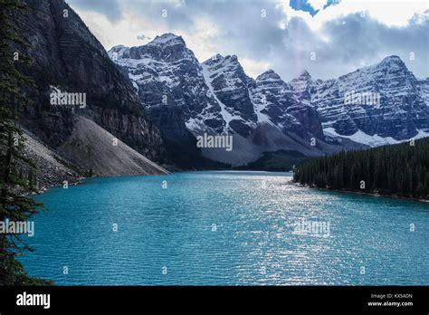 Moraine lake canada Banque de photographies et d’images à haute