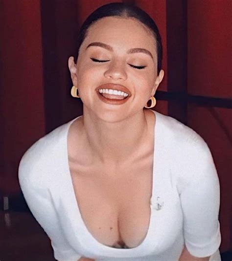 Where Would You Aim Her Tits Or Her Face Scrolller