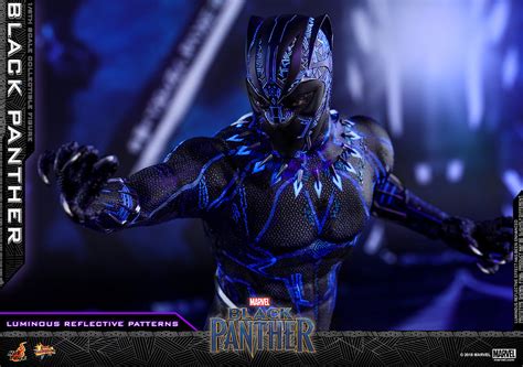 黑豹戰衣的螢光特效塗裝實在太狂啦 Hot Toys MMS470 黑豹黑豹 Black Panther 1 6比例人偶作品