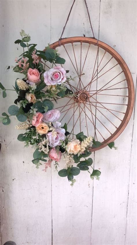 40 Bicycle Wheel Wreath Ideas That Look Absolutely Stunning Door