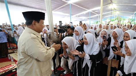 Kampanye Awal Tahun Di Probolinggo Ribuan Santri Ingin Prabowo