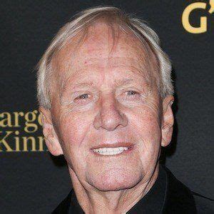 Paul Hogan - Age, Family, Bio | Famous Birthdays