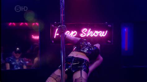 Naked Jasmine Waltz In Celebrity Big Brother