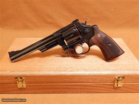 Smith And Wesson Model 29 10 Classic W Presentation Case