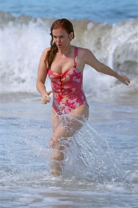 Isla Fisher Showed Off Her Sexy Ass In A Bikini On The Beach The Fappening