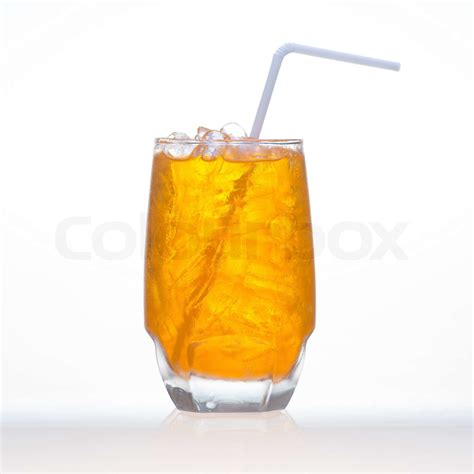 Sparkling Orangengeschmack Softdrinks Whit Wasser Soda und Eis im Glas ...