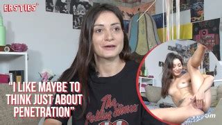 Ersties Amateur Girl Fingers Her Wet Pussy Vidéos Porno Gratuites YouPorn