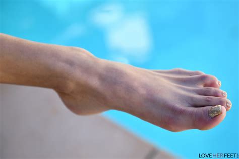 Caitlin Bell Neglected Housewife Caitlin Bell Neglected Housewife Porn Pic