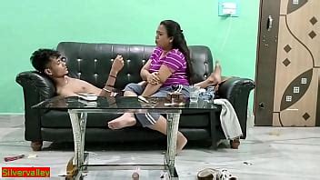 Indio caliente tía increíble sexo XXX Video de sexo sin cortes de la tía hindi XVIDEOS