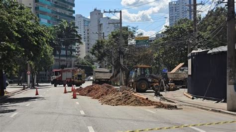 A Gazeta Obra de esgoto perfura tubulação e causa vazamento de gás na