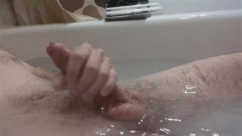 只是抚摸着我粗壮坚硬的鸡巴现在把它擦洗得又好又干净让它变脏了 Pornhub Gay