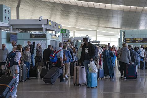 Huelga En El Aeropuerto Del Prat Paro Indefinido De Vigilantes De