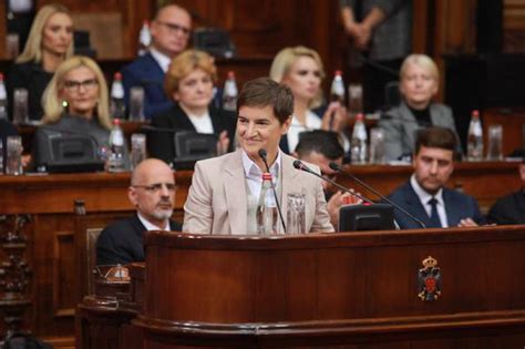 Srbija dobila novu vladu sa starom premijerkom Brnabić i s ministrom