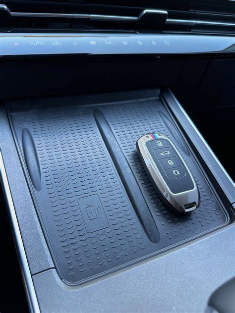 Резиновый коврик на панель под телефон, ключ — Omoda C5, 1,5 л, 2022 ...