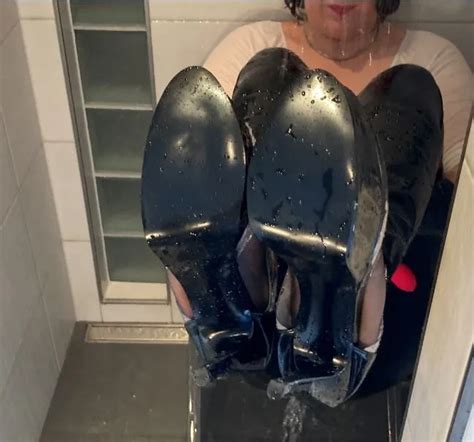 Leggings Boots And Masturbation In Shower 30 Nude Pics XHamster