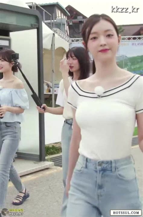 타이트한 오마이걸 유아 움짤