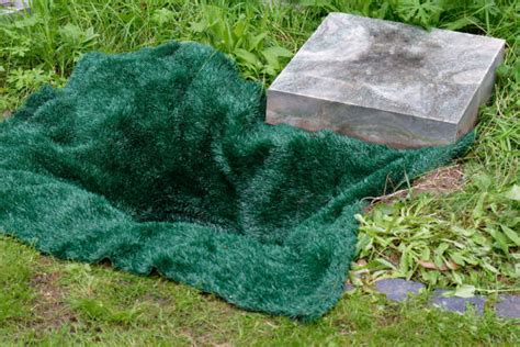 110 Newly Dug Grave Stock Photos Pictures And Royalty Free Images Istock