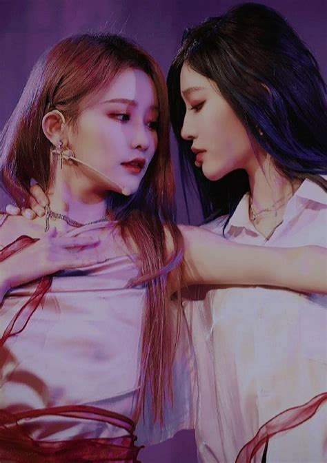 Girls In Love Girls Out Human Poses Reference Girl Couple Cute Lesbian Couples Yuri Anime