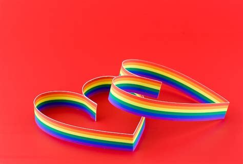 D A De San Valent N Dos Corazones Pintura De Una Bandera Gay De Seis Colores Foto Premium