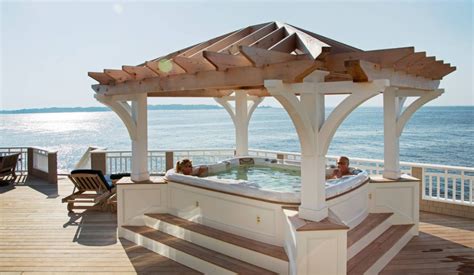 Inspiring Ideas For Beautiful Hot Tub Enclosures And Decors