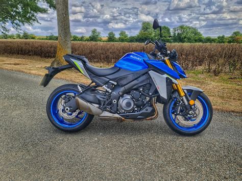 Suzuki Gsx S The Beauty Of Naked Aggression Ix Magazine