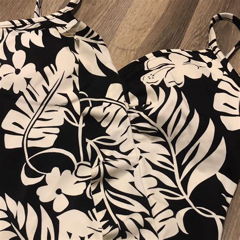 Y K Hibiscus Coconut Girl Bimbo Ruffled Bikini Depop