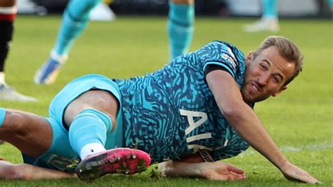 Ref Watch Should Tottenham Striker Harry Kane Have Been Awarded A Penalty Against Brentford