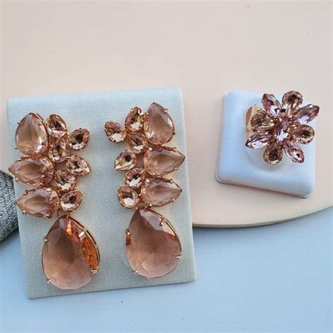 Kit Anel Regul Vel E Brinco V Vian Nude De Zirc Nia Mania De Mulher