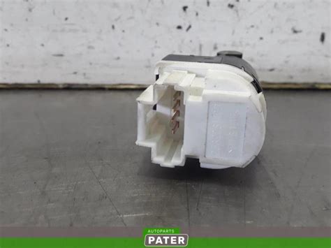 Brake light switch Renault Clio IV Estate/Grandtour 1.5 Energy dCi 90 ...