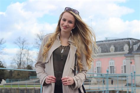 Outfit Nude Trenchcoat