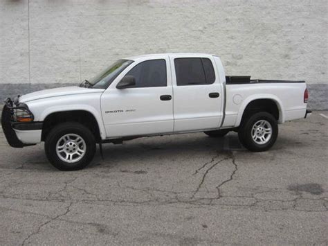 Sell used 2002 Dodge Dakota Sport Crew Cab Pickup 4-Door 3.9L, one ...