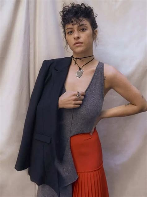 Alia Shawkat Hot And Sexy Bikini Pictures Inbloon